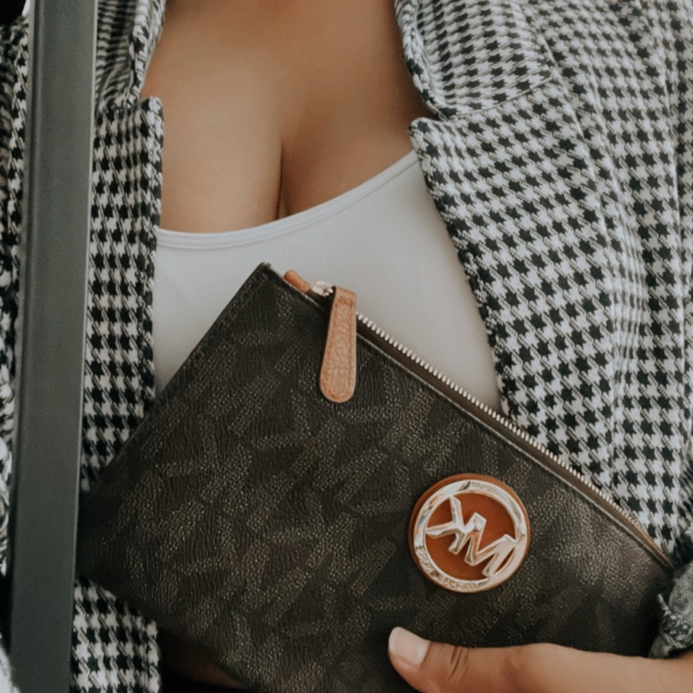 MK clutch